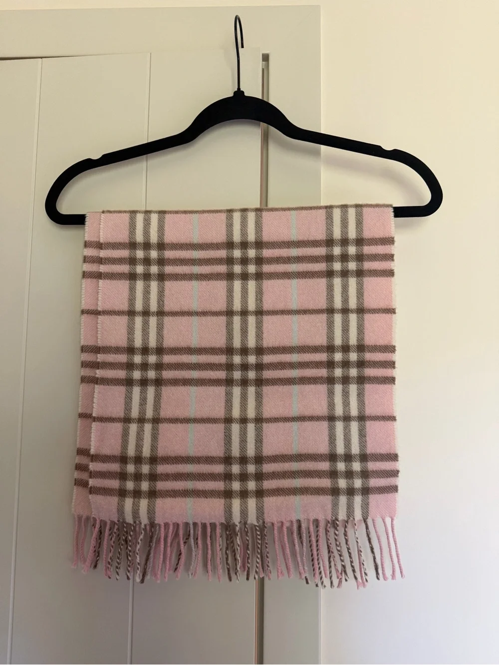Burberry Classic Check Scarf (Nova Check Pattern)